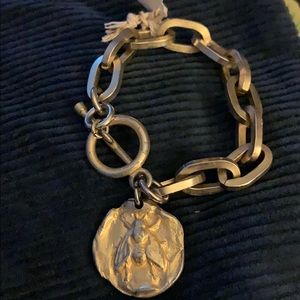 Gold plated Queen Bee link bracelet- New